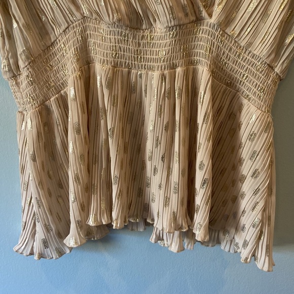 Express Gold Flutter Top - Picture 2 of 6